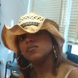 Meet your Posher, Rolanda